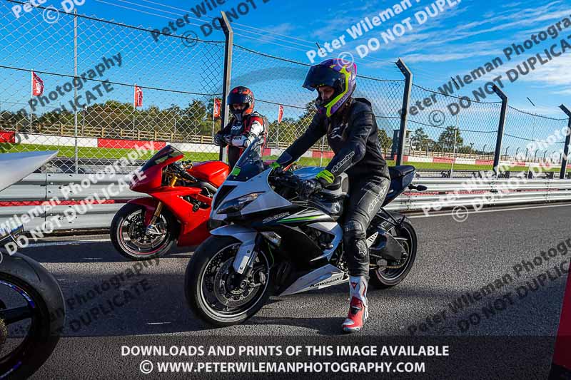 donington no limits trackday;donington park photographs;donington trackday photographs;no limits trackdays;peter wileman photography;trackday digital images;trackday photos